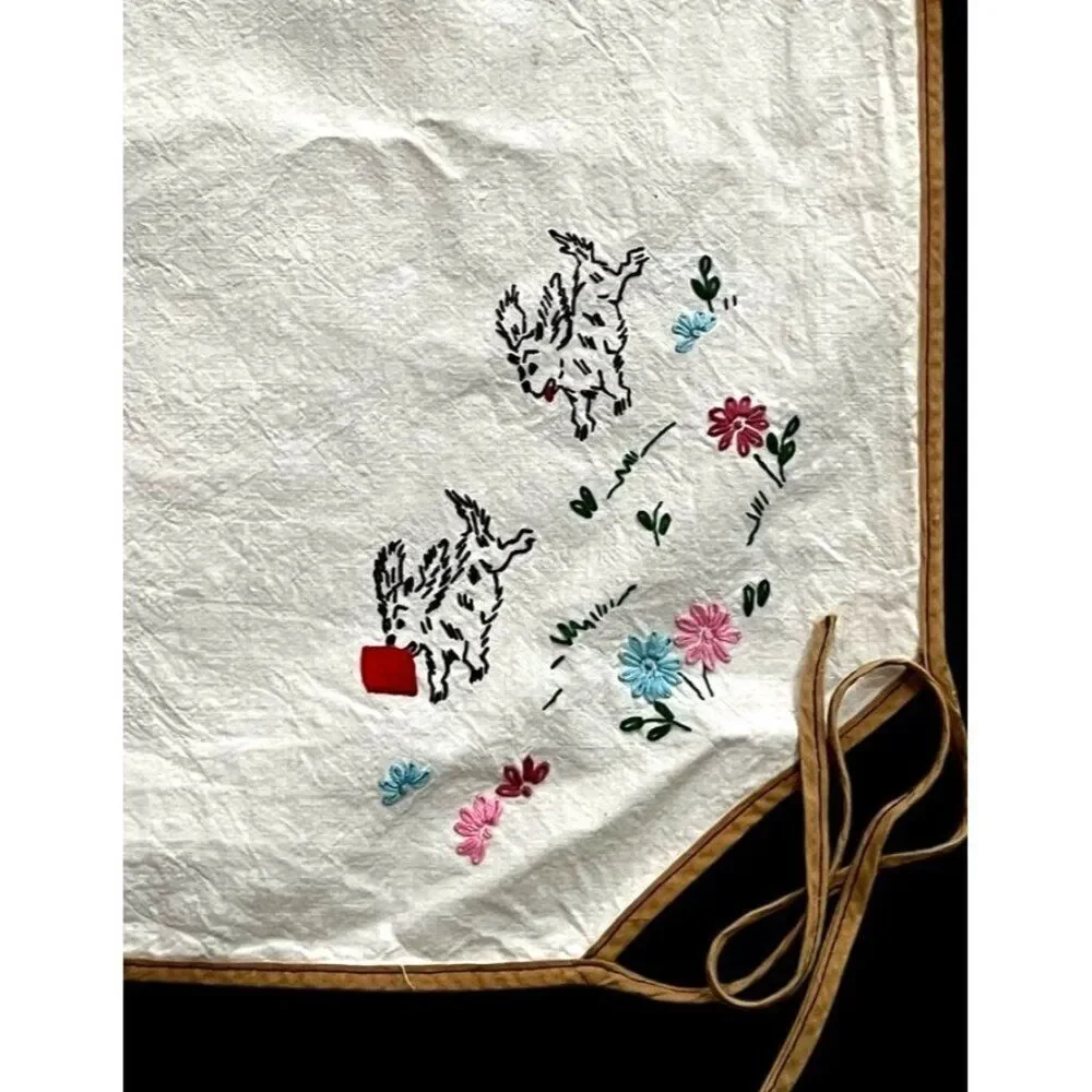Vintage Dog Embroidered Card Table Cover Tablecloth Bridge Tie Corners Suits